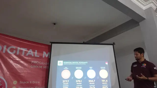 Mahasiswa KKN UMBY beri pelatihan digital marketing