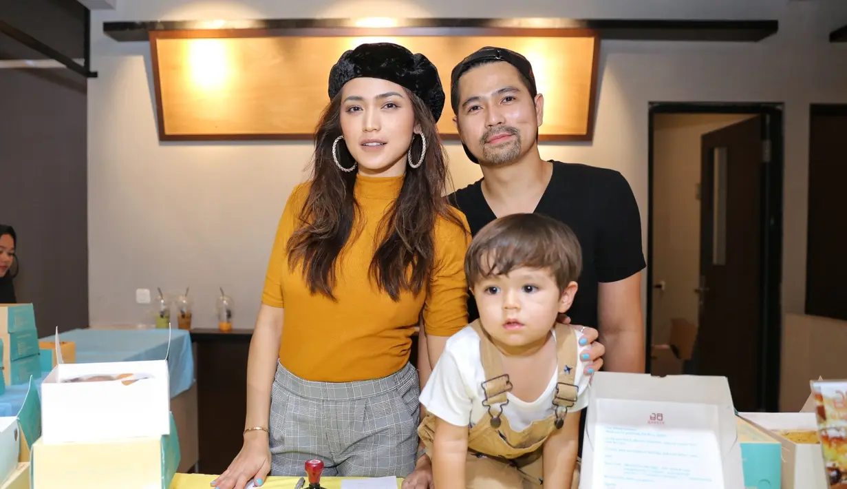 Selain sibuk dengan kegiatan entertainment, Jessica Iskandar juga disibukkan dengan mengembangkan bisnis. Seperti diketahui, perempuan yang biasa disapa Jedar itu memiliki banyak usaha, dari fesyen, kecantikan dan kuliner. (Adrian Putra/Bintang.com)