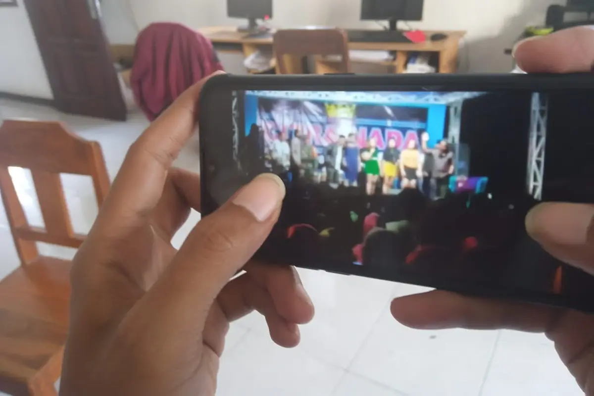 Viral Video Anggota TNI, Polisi dan Kades Joget di Konser Dangdut saat Tuban Zona Merah. (Foto: Liputan6.com/Ahmad Adirin)