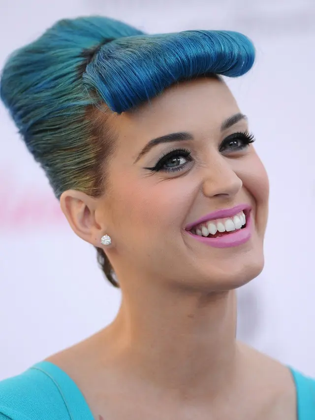 Gaya Rambut 8 Selebriti Hollywood saat di Red Carpet Ini Unik Banget, Jadi Sorotan