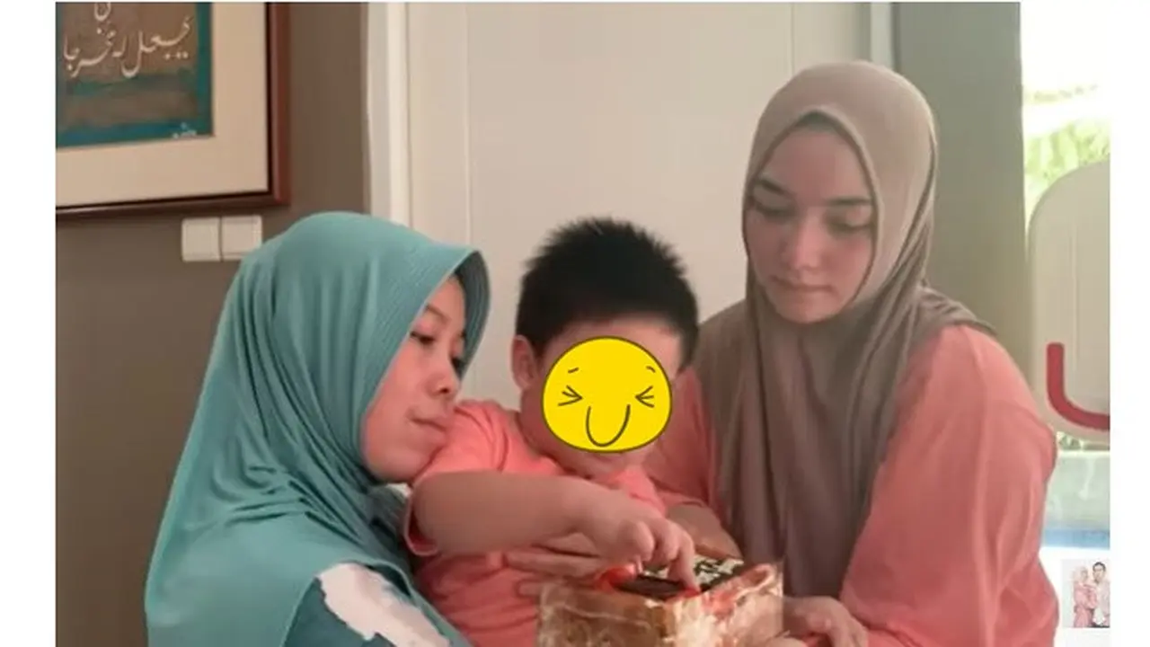 6 Momen Citra Kirana Beri Kejutan Babysitter, Beri Hadiah Umrah