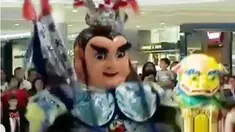 Berbeda dari ondel-ondel Betawi yang besar, ondel-ondel khas Taiwan ini bentuknya sangat imut.