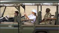 Melania Trump tampil dengan busana safari dan topi yang mengundang kontroversi (dok. Instagram @Flotus/Dinny Mutiah)