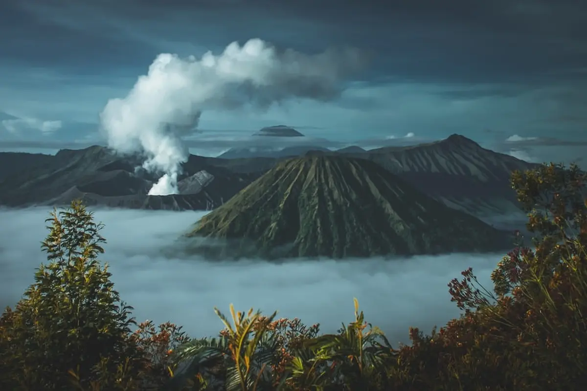 Penyebab Gunung Meletus