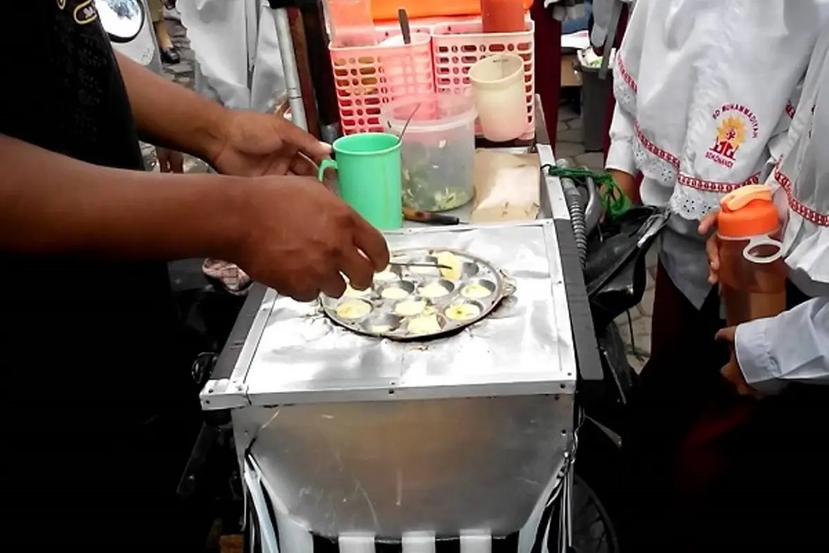 [Bintang] Sambil Nikmati Lomba 17an, Anak 90an Gemar Jajan 5 Camilan Ini