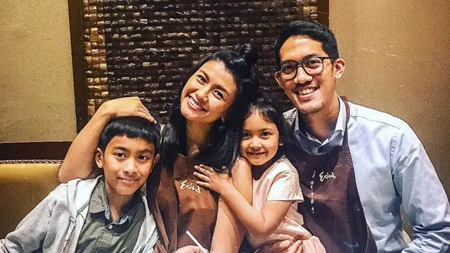 6 Potret Terbaru Anggur Aulia, Ibu Farel di Heart Series yang Awet Muda