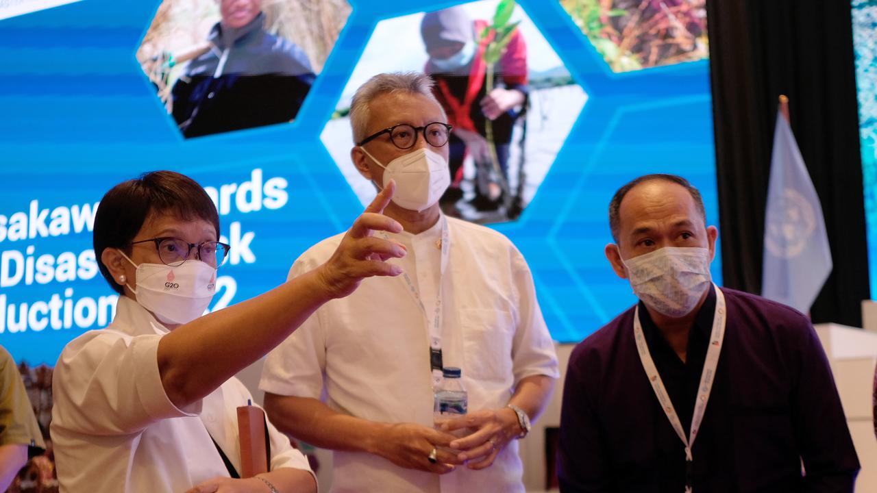 Menlu RI Retno Marsudi (kiri) pada pembukaan Global Platform for Disaster Risk Reduction (GPDRR) ke-7 di Bali.