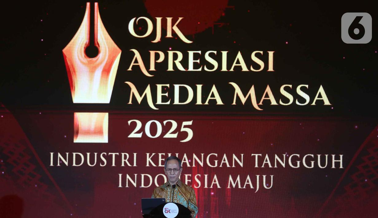 Gelaran OJK Apresiasi Media Massa tahun 2025 dihadiri langsung oleh Ketua Dewan Komisioner (DK) Otoritas Jasa Keuangan (OJK) Mahendra Siregar, Wakil Ketua Mirza Adityaswara, Kepala Eksekutif Pengawas Pelaku Jasa Keuangan, Edukasi dan Perlindungan Konsumen Friderica Widyasari Dewi, Ketua Dewan Audit Sophia Issabella Watimena serta para pemimpin redaksi berbagai media. Tampak dalam foto, Ketua Dewan Komisioner (DK) Otoritas Jasa Keuangan (OJK) Mahendra Siregar saat memberikan sambutan pada OJK Apresiasi Media Massa, Jakarta, Selasa (2/12/2025). (Liputan6.com/Helmi Fithriansyah)