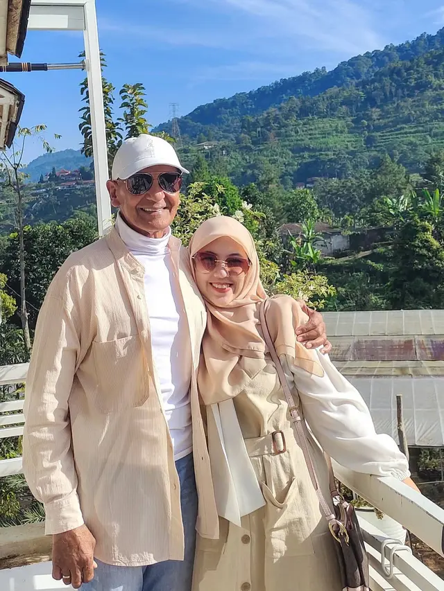 Anniversary Pernikahan ke-7, Ini 6 Potret Mark Sungkar dan Istri yang Makin Mesra