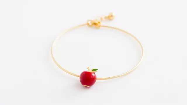Gelang Charm dengan Hiasan Buah-Buahan