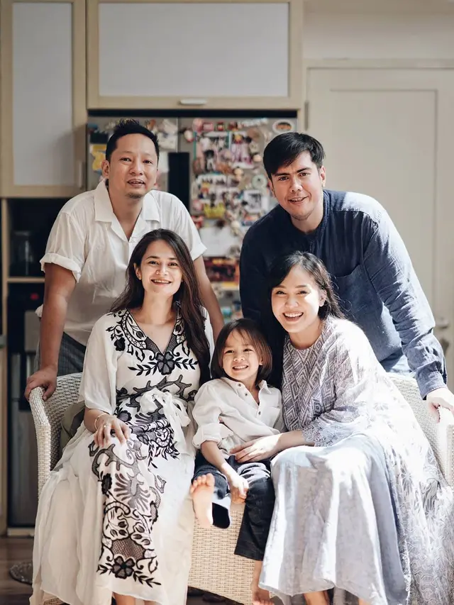 Hamil 4 Bulan, Ini 5 Potret Baby Bump Sabai Morscheck yang Kian Memesona
