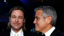 George Clooney adalah sahabat terdekat Pitt sejak lama, dan ia pun sudah tak ragu lagi jika harus berlindung padanya dan menceritakan segala masalahnya. (AFP/Bintang.com)