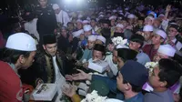 Jakarta Bersholawat di Monas, Puluhan Ribu Jemaah Doakan Korban Bencana