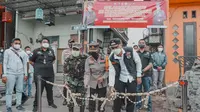 Wali Kota Surabaya Eri Cahyadi meresmikan kampung tangguh antinarkoba di Jalan Kunti Semampir. (Dian Kurniawan/Liputan6.com)