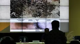 Lukisan purba di gua-gua di Maros, Sulawesi Selatan, terbukti berusia lebih dari 40 ribu tahun. Ini berimplikasi mengubah sejarah seni lukis dunia yang selama ini dianggap bermula di Eropa, Jakarta, (9/10/2014). (Liputan6.com/Faizal Fanani)
