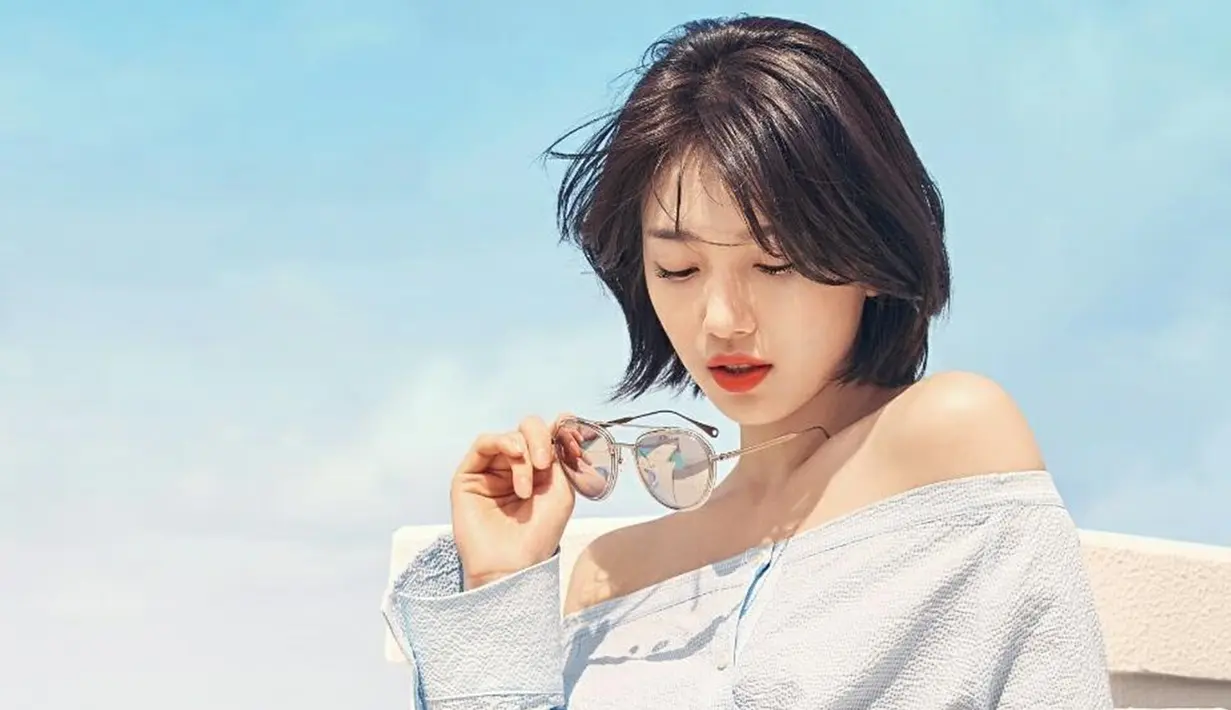 Suzy mulai dikenal sebagai aktris saat membintangi drama Dream High tahun 2011 lalu. Berkat aktingnya tersebut, ia mulai membintangi beberapa drama dan juga film. (Liputan6.com/IG/@ skuukzky)