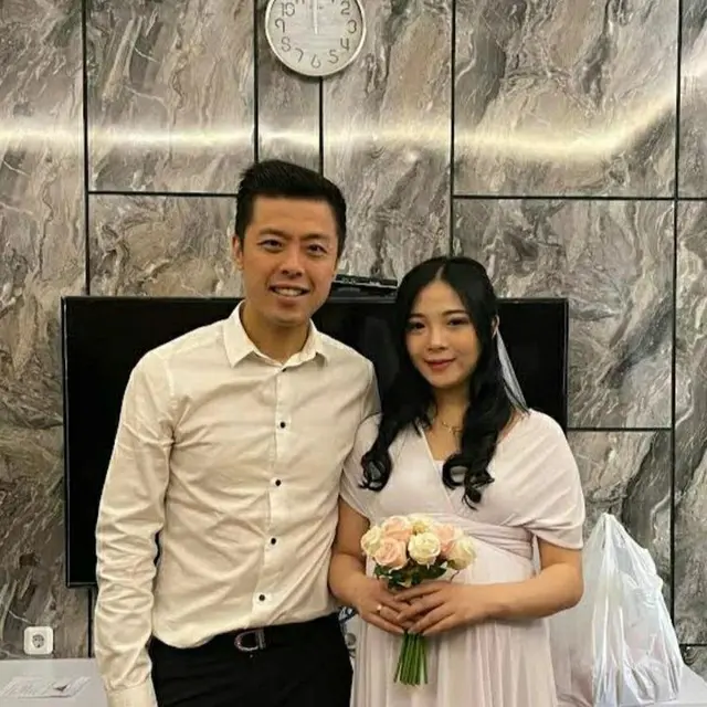 Terpaut Usia 17 Tahun, Ini 6 Momen Pernikahan Kapten Vincent Raditya