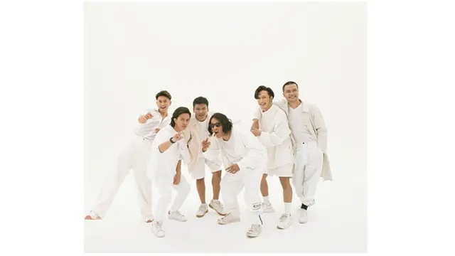 Setelah lama vakum, kini SMASH kembali hadir meramaikan belantika musik Tanah Air.