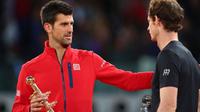 Petenis nomor satu dunia, Novak Djokovic, menjadi juara Madrid Terbuka 2016, Minggu (8/5/2016). (Bola.com/Twitter/Infinity Tennis)