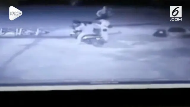 VIDEO: Begal Spesialis Penyiram Air Keras Ditembak Polisi