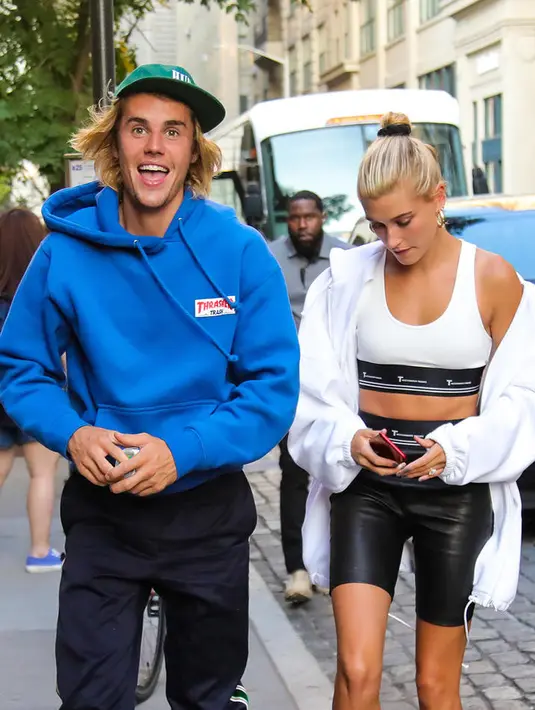 Tak hanya itu, pelantun lagu What Do You Mean? tersebut pun berusaha agar hubungan mereka akan tetap mesra seperti saat ini di masa mendatang. (MTV UK)