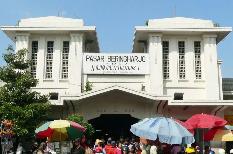 Pasar Beringharjo, Yogyakarta. (Sumber Foto: yogya-backpacker.com)