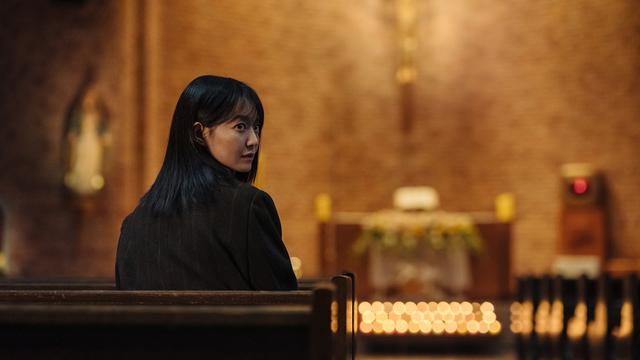 Shin Min Ah dalam drakor Karma. (Netflix via Soompi)