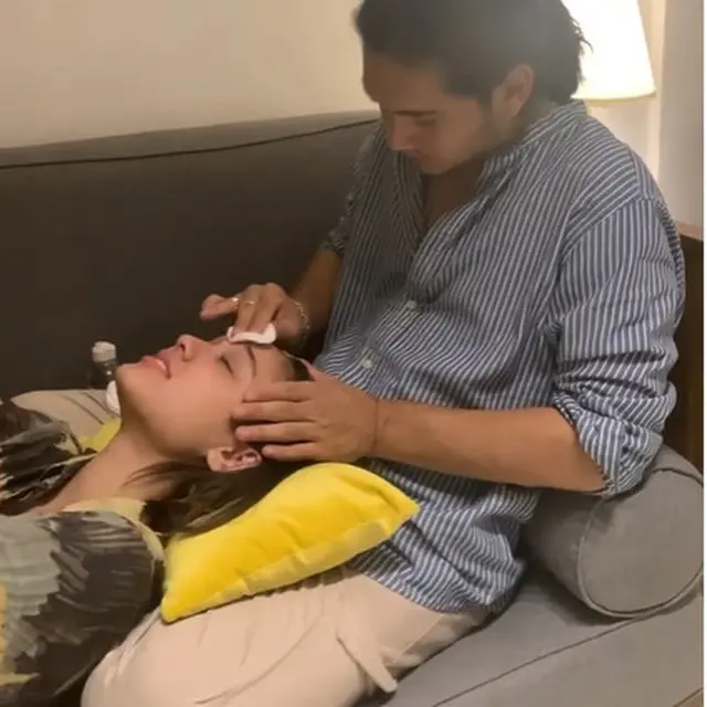 6 Momen Giorgino Abraham Bersihkan Makeup Yasmin Napper Usai Syuting, Bikin Baper