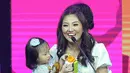 "Kalau masak memang dari dulu aku suka. Aku masaknya kayak tergantung gitu. Kadang aku nanya, kadang aku ide sendiri," ujarnya saat di Mom & Kids Awards 2017, beberapa waktu lalu. (Bambang E. Ros/Bintang.com)
