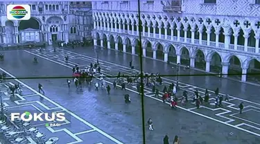 Kota Venesia kerap dipadati pejalan kaki yang memenuhi area jalanan sempit. Untuk mengatasinya, pemerintah setempat gunakan laser untuk mengatur lalu lintas manusia.