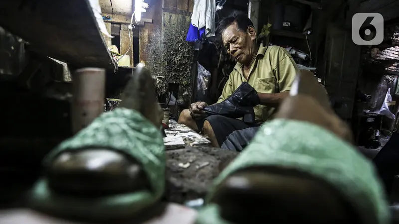 FOTO: Perjuangan Industri Sepatu Rumahan di Tengah Pandemi COVID-19