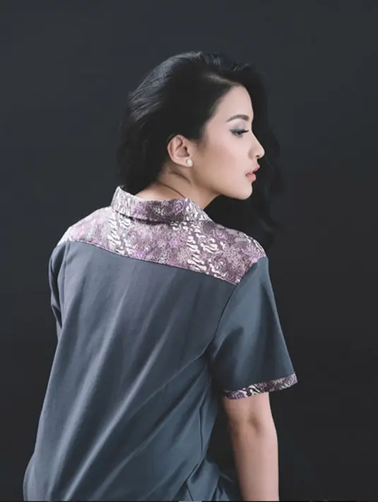 "Ketika kita bisa memadu padankan sesuatu di bandan kita dan tetap terlihat nyaman itulah Fashion.. " - Chelsea Olivia. (Photo : Instagram)