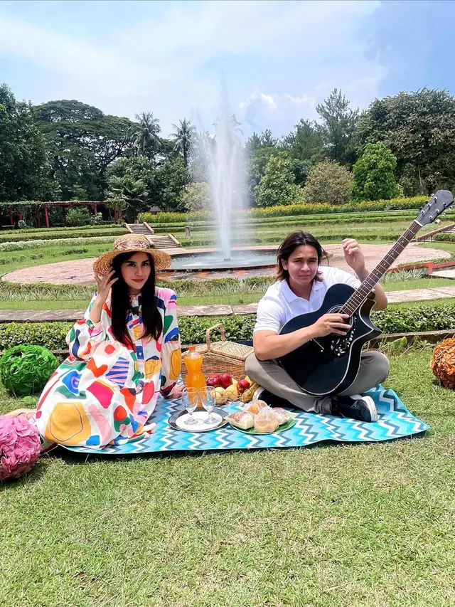 Syahnaz Sadiqah dan Billy Syahputra (Foto: Instagram/@bilsky16)