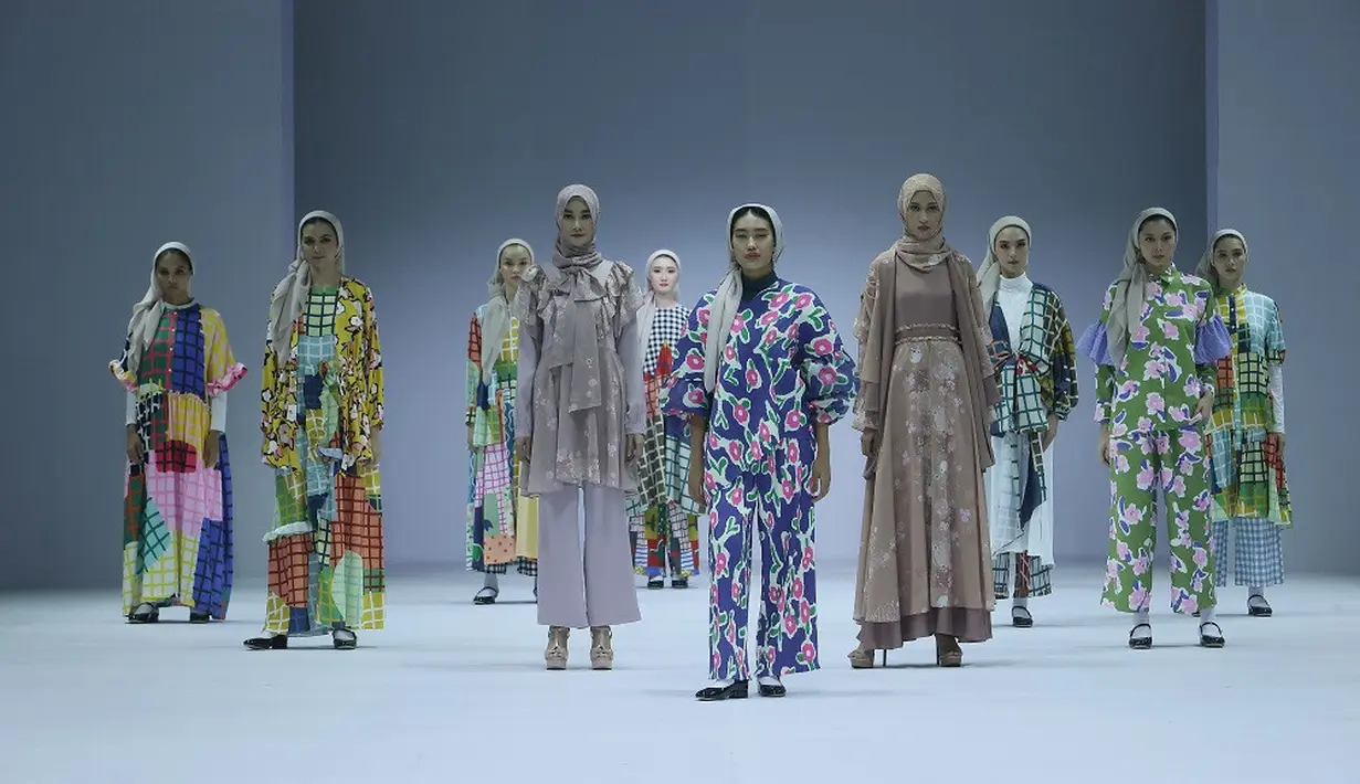 Sejumlah brand lokal menampilkan koleksi busana bertemakan pattern. Salah satunya Nadjani. (JFW).