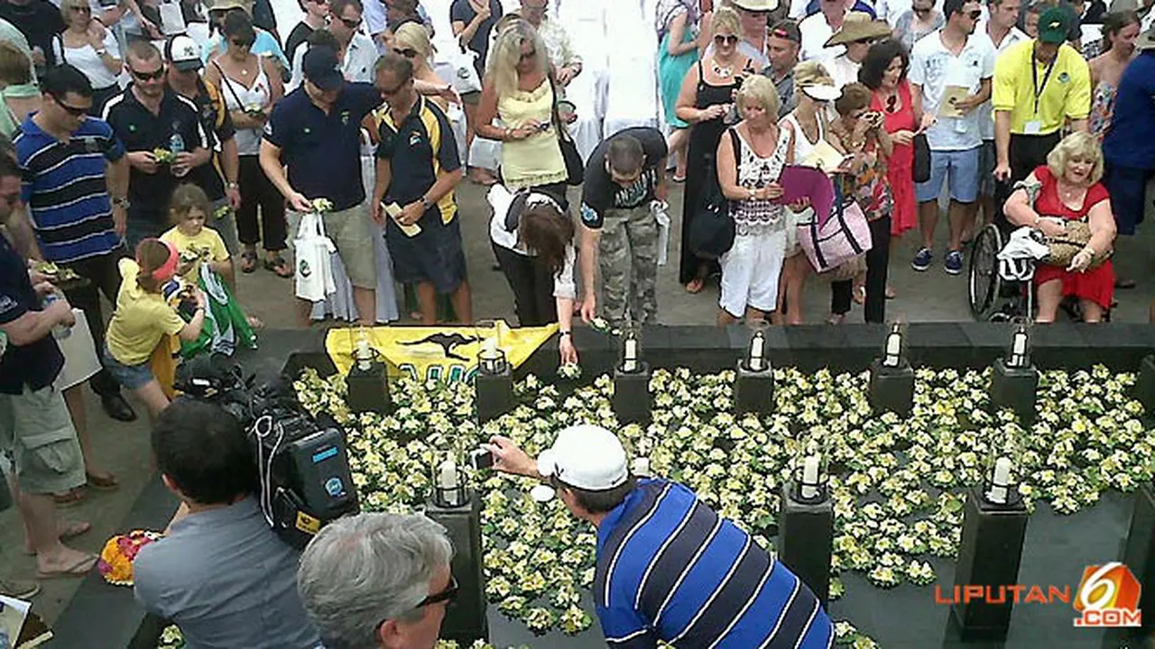 lotus-pond121012b.jpg