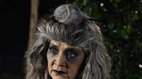 Farida Pasha ketika berperan sebagai Mak Lampir di sinetron Misteri Gunung Merapi. (YouTube)
