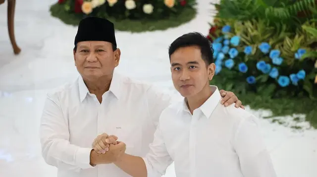 Prabowo Subianto dan Gibran Rakabuming Raka tampil serba putih saat resmi ditetapkan sebagai presiden dan wakil presiden terpilih. [@prabowo]