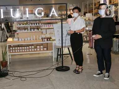 Managing Director IUIGA Indonesia William Firman, Deputy GM Leasing ASRI Jessa Setiabudi dan CEO Manual Jakarta Hadi Ismanto pada pembukaan gerai IUIGA kedua yang mengusung konsep Retail+ di Astha Mall SCBD, Jakarta, Jumat (27/11/2020). (Liputan6.com/Fery Pradolo)