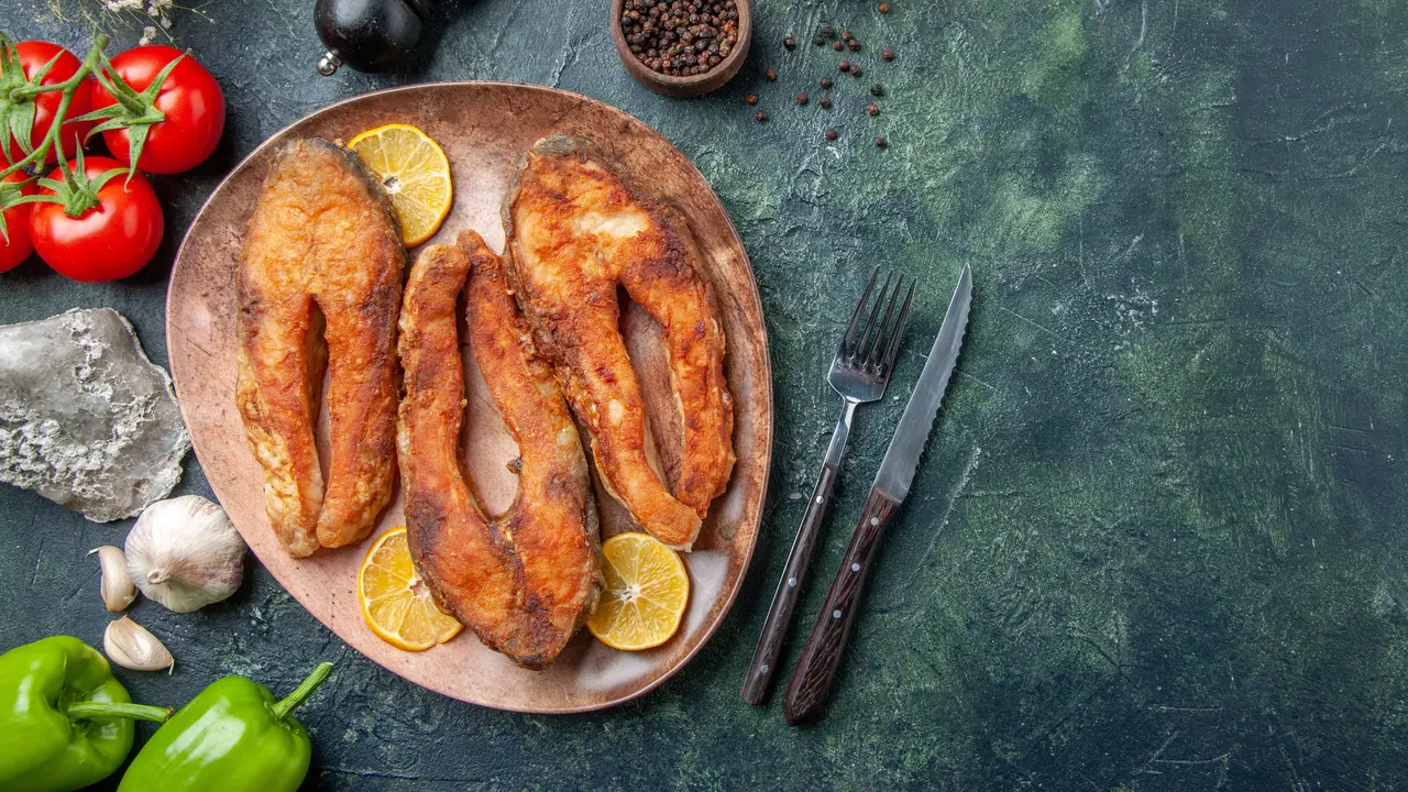 Ilustrasi ikan goreng