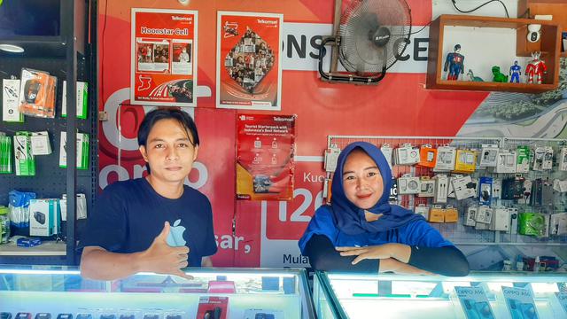 Penjaga konter Moonster Cell