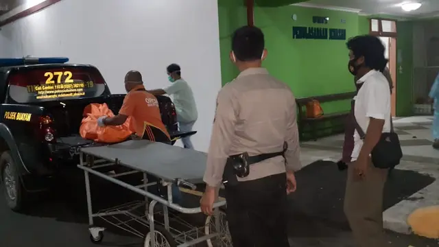 Warga Buayan, Kebumen dibikin heboh oleh temuan jasad wanita tanpa busana di Pantai Parangjengger. (Foto: Liputan6.com/Polres Kebumen)