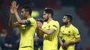 Pemain Villarreal merayakan keberhasilan lolos ke perempat final Liga Europa usai bermain imbang 0-0 melawan Leverkusen di Stadion BayArena, Jerman, Jumat (18/3/2016) dini hari WIB. Villarreal lolos dengan agregat 2-0. (Reuters/Wolfgang Rattay)