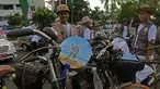 Sepeda Onthel ikut memeriahkan Fam Trip dan Gowes Bareng TAFISA Games 2016 dengan rute Kantor Kemenpora menuju Menuju  Ancol yang merupakan Venue Utama TAFISA Games 2016, Jakarta, Minggu (2/10/2016). (Bola.com/NIcklas Hanoatubun)  