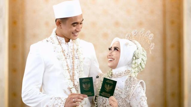 Akad Rizky Ridho di Masjid Al Akbar Surabaya (Foto: Instagram @rizkyridhoramadhani)