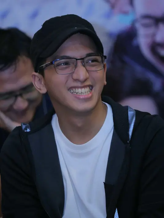 "Kita sama-sama cemburuan, tapi yang paling cemburuan itu aku. Misalnya lagi cemburuan, aku merajuk. Kalau sudah begitu dia jadi enggak tega. 'Enggak kok ini foto bareng-bareng teman'," tutur Ge Pamungkas, di Jaksel, Kamis (1/9). (Andy Masela/Bintang.com)