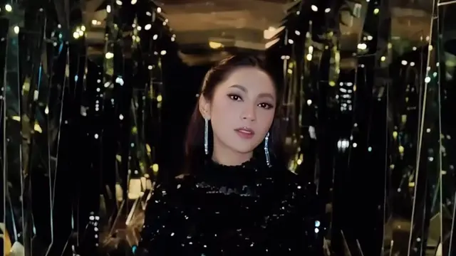 Pesona Dinda Kirana dalam balutan gaun elegan. (credit:instagram.com/dindakirana.s)