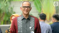 Sekretaris Jenderal Kementerian Perdagangan (Kemendag) Oke Nurwan memenuhi panggilan penyidik KPK di Jakarta, Selasa (5/11/2019). Oke Nurwan dipanggil terkait kasus dugaan suap pengurusan izin impor bawang putih yang menjerat mantan anggota Komisi VI DPR I Nyoman Dhamantra. (merdeka.com/Dwi Narwoko)