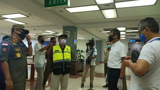 Gubernur Sumbar, Irwan Prayitno melakukan peninjauan ke Bandara Internasional Minangkabau.