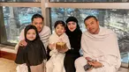 Pastinya sebagai orangtua, Ashanty dan Anang ingin memberikan yang terbaik pada hari spesial putra mereka itu. Sebelumnya Ashanty memang berencana merayakan ulang tahun Arsya Hermansyah di Tanah Suci. Keinginannya terwujud, mereka pun merayakan ulang tahun Arsya bersama di Mekah. (Liputan6.com/IG/@ashanty_ash)