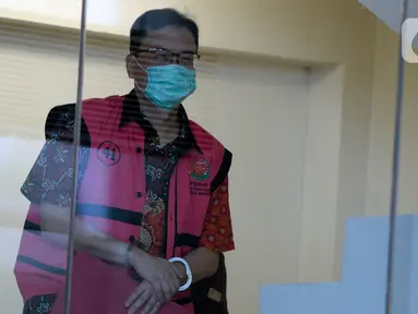 Komisaris PT Hanson International Tbk (MYRX), Benny Tjokrosaputro akan menjalani pemeriksaan di Gedung KPK, Jakarta, Kamis (19/3/2020). Benny diperiksa sebagai tersangka kasus  korupsi di PT Asuransi Jiwasraya (Persero) diperkirakan kerugian negara mencapai Rp 13,7 triliun. (merdeka.com/Dwi Narwoko)